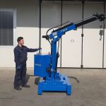 Electric or semi-automatic mini cranes with capacity up to 450 kg.