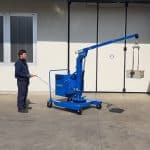 Electric or semi-automatic mini cranes with capacity up to 400 kg.