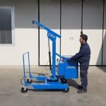 Electric or semi-automatic mini cranes with capacity up to 400 kg.