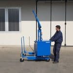 Electric or semi-automatic mini cranes with capacity up to 400 kg.