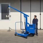 Electric or semi-automatic mini cranes with capacity up to 400 kg.