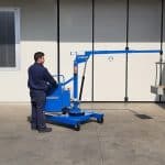 Electric or semi-automatic mini cranes with capacity up to 400 kg.