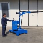 Electric or semi-automatic mini cranes with capacity up to 450 kg.