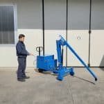 Electric or semi-automatic mini cranes with capacity up to 600 kg.