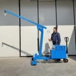 Electric or semi-automatic mini cranes with capacity up to 600 kg.