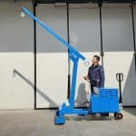 Electric or semi-automatic mini cranes with capacity up to 600 kg.