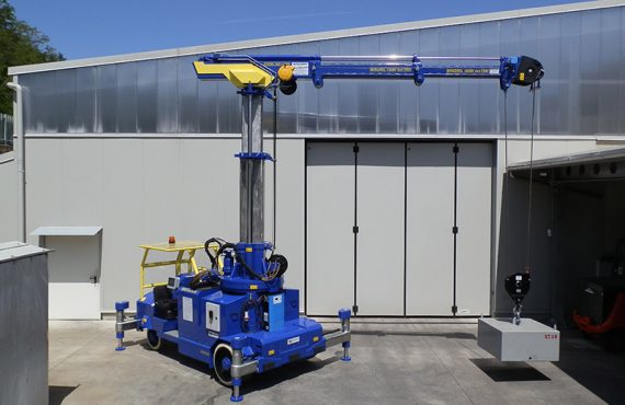 Guindastes para movimentação de moldes com capacidade de carga até 10.000 kg.