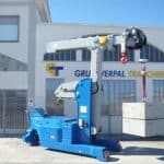 Mold lifting machine with capacity up to 12.000 kg.