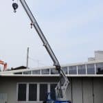 Mobile crane for lifting loads up to 12.500 kg.