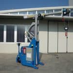 Mold lifting machine with capacity up to 2.000 kg.