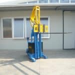 Mold lifting machine with capacity up to 2.000 kg.