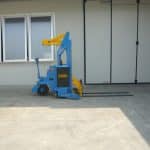 Mold lifting machine with capacity up to 2.000 kg.