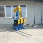 Mold lifting machine with capacity up to 2.000 kg.