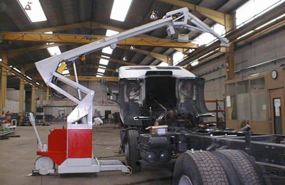 Crawler cranes for lifting loads up to 3.000 kg.