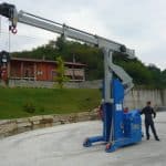 Mold lifting machine with capacity up to 6.000 kg.