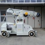 Mobile cranes for lifting loads up to 7.500 kg.