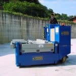 Mold lifting machine with capacity up to 30.000 kg.