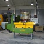 Mold lifting machine with capacity up to 35.000 kg.